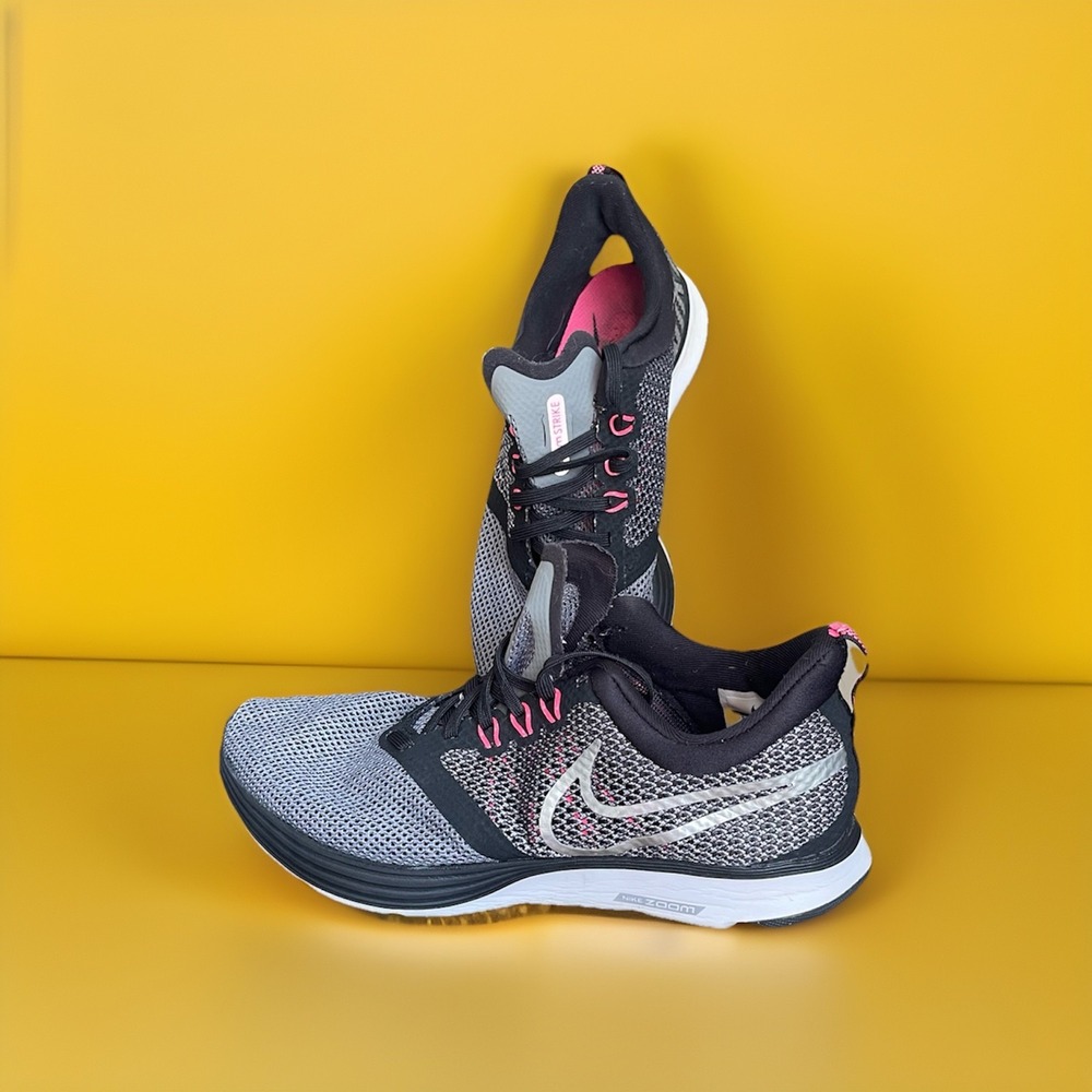 Nike Zoom Strike Running Mesh Upper Extremely Lightweight Breathable Size 8 Good